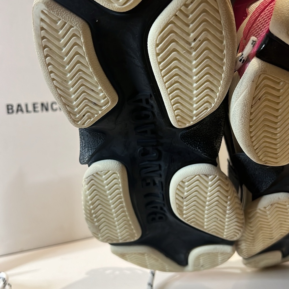 Balenciaga triple S sneaker pink distress style size 38 new in box - Picture 7 of 8